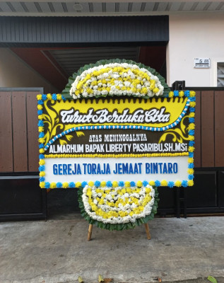 Papan Bunga Duka di Brang Ene